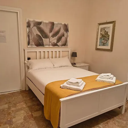 Maison Piramide Rome