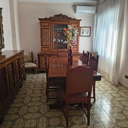 Maison Piramide
